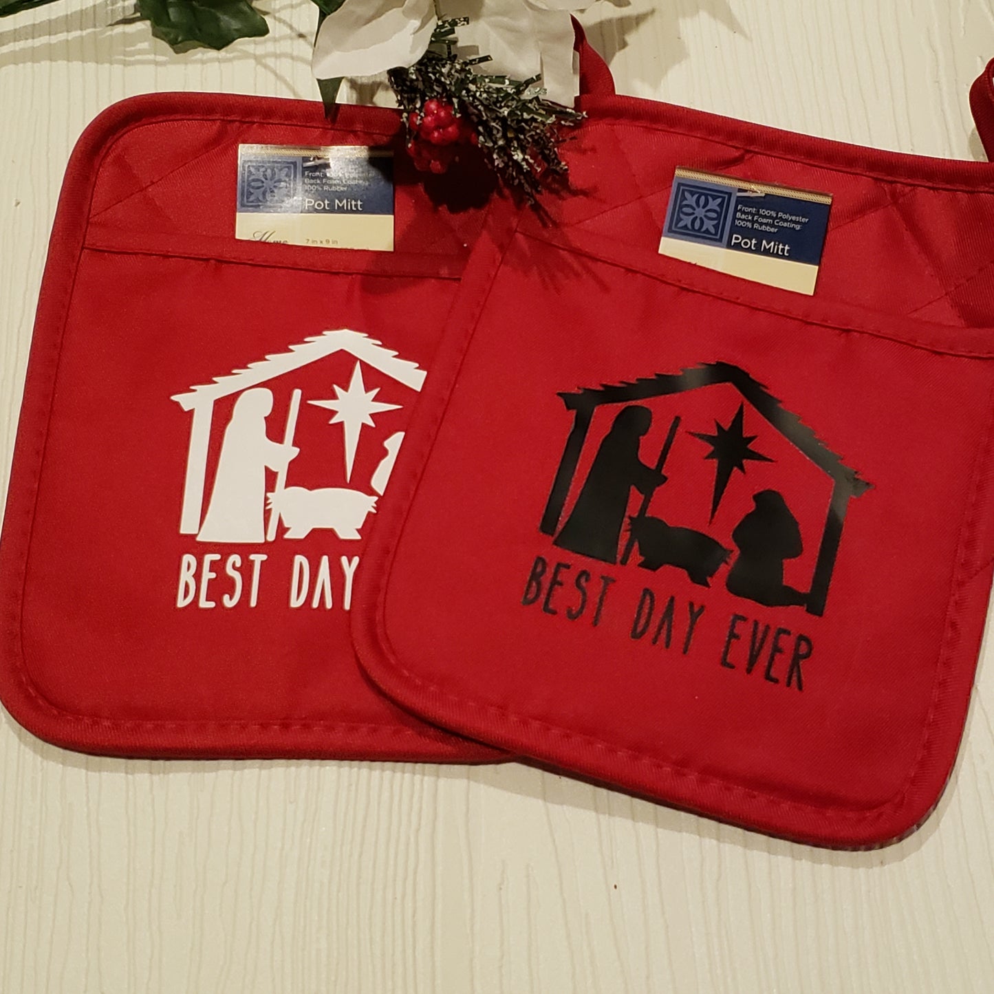 Red Christmas "Best day ever" oven mitts